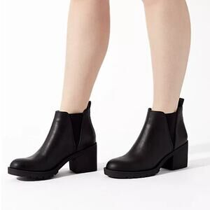 Xappeal Laura Women's Moto Chelsea Boot Size 8 Black Leather Pull On